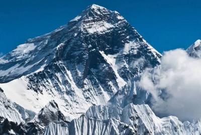 Mount Everest: Top of the World