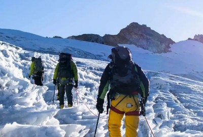 beginners peak climbing nepal