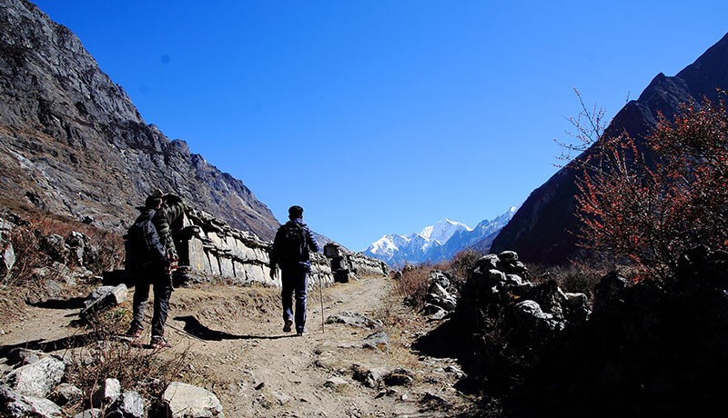 langtang valley trek routes