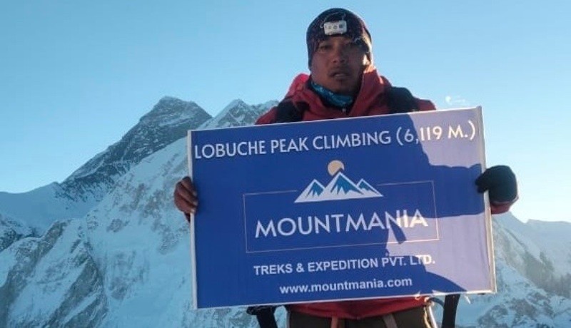 Lobuche peak climbing base camp Service
