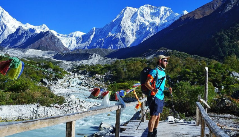 Manaslu Circuit Trek: Private Guide & Jeep - 14 Days