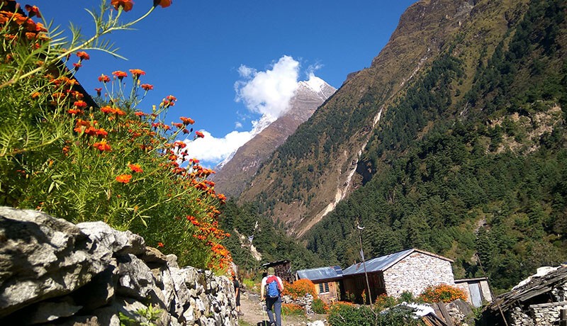 manaslu trekking routes