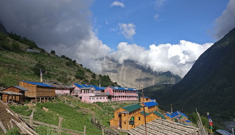 tilicho lake trek accommodation